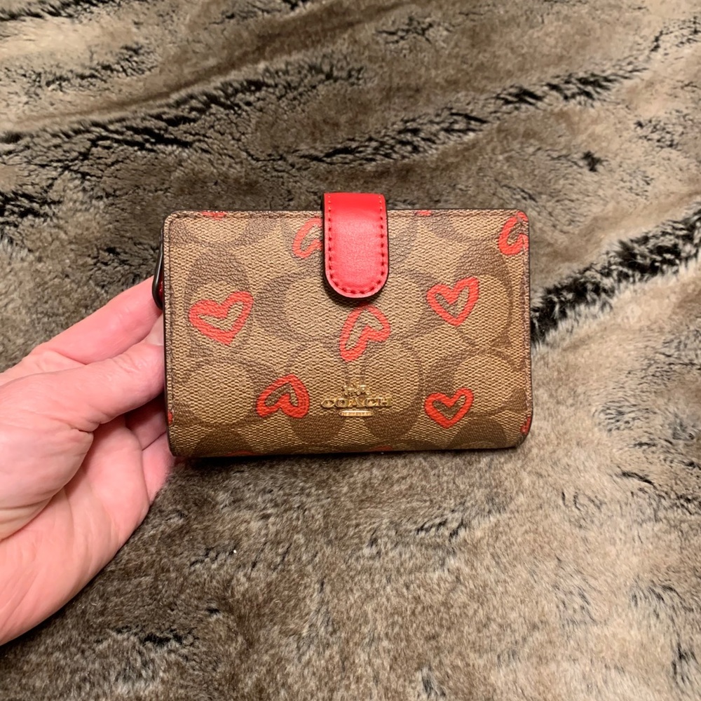New Coach crayon heart wallet